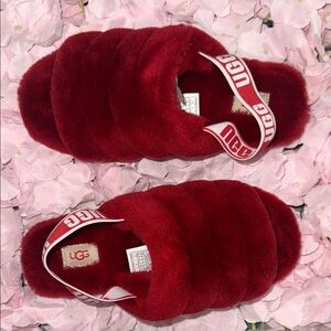 New UGG Red Women Fluffy Slippers Sz 8
